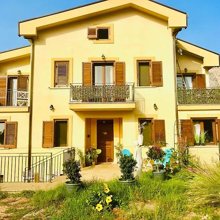 Guest house Esmaraldas House Of *