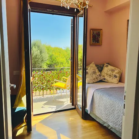 Esmaraldas House Of Terrasini