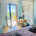 Esmaraldas House Of Gasthof *