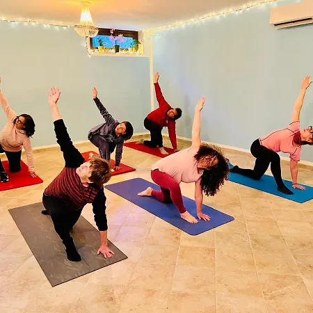 Esmaraldas House Of * تيراسيني