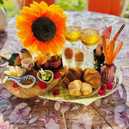 Esmaralda’s * Terrasini