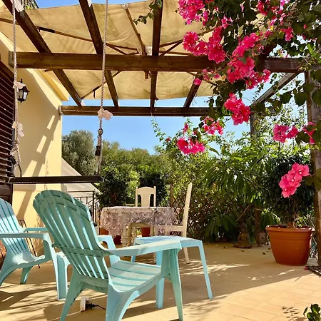 Esmaraldas House Of *