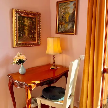 Esmaraldas House Of *